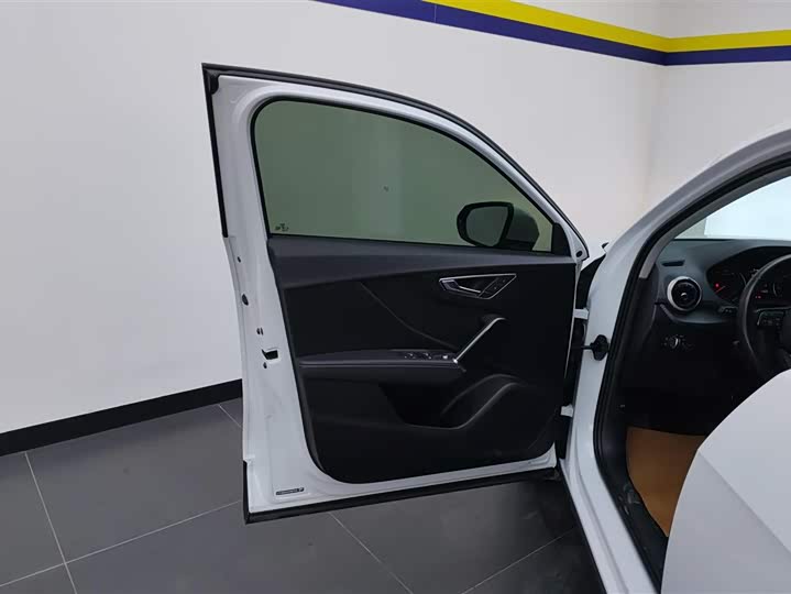 Фото 7 - Audi Q2L