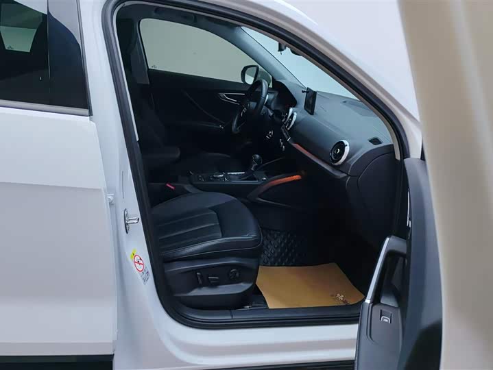 Фото 8 - Audi Q2L