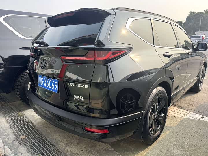 Фото 2 - Honda Breeze