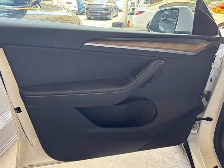 Фото 4 - Tesla Model Y