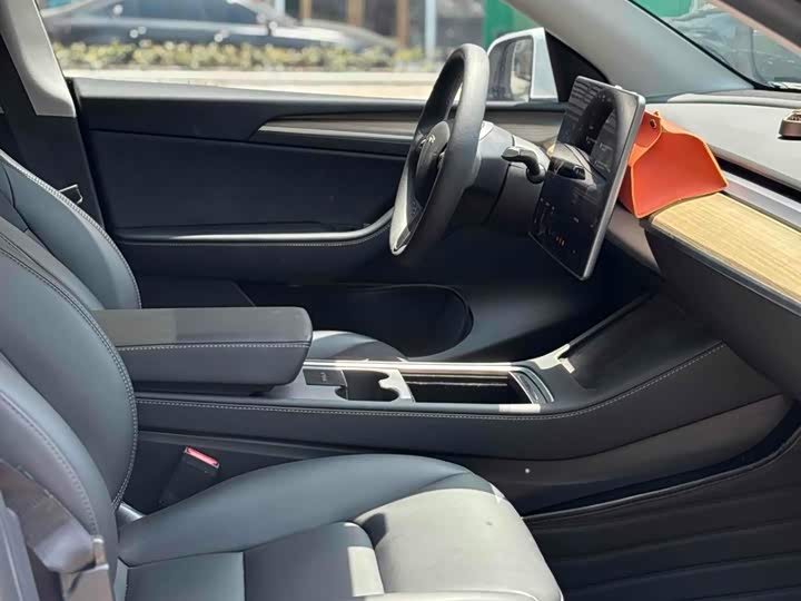 Фото 8 - Tesla Model Y