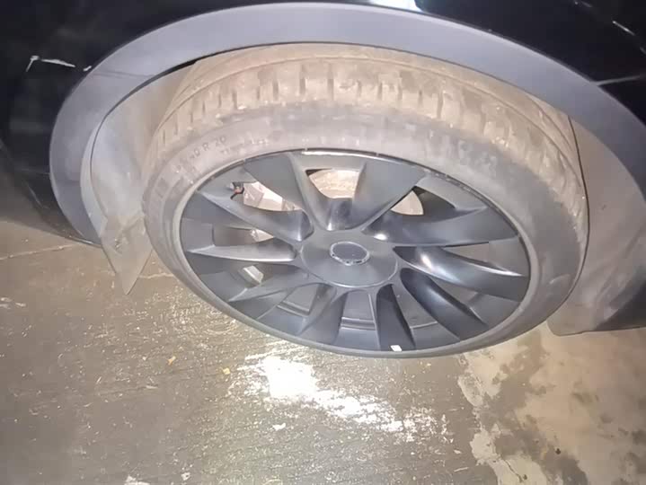 Фото 6 - Tesla Model Y