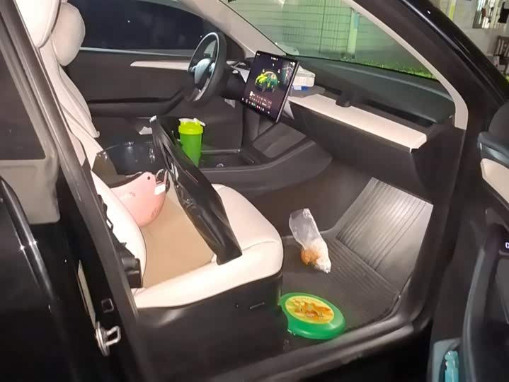 Фото 8 - Tesla Model Y