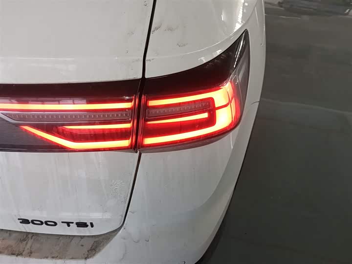 Фото 8 - Volkswagen Tharu