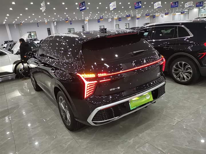Фото 5 - Hongqi HS3 Hybrid