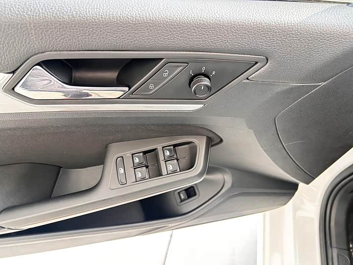 Фото 5 - Volkswagen Lamando L