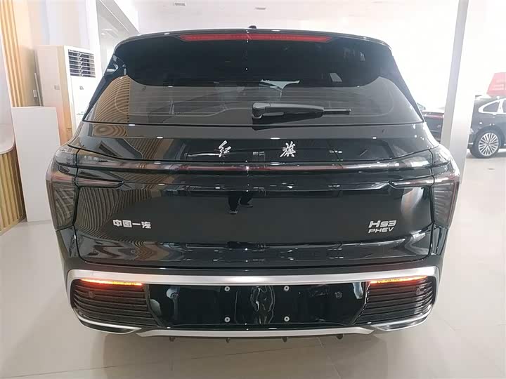 Фото 6 - Hongqi HS3 Hybrid