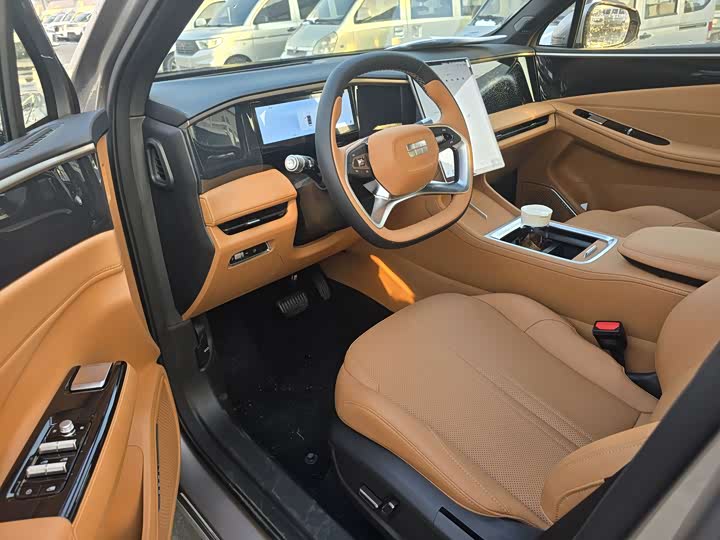 Фото 9 - Geely Galaxy L7