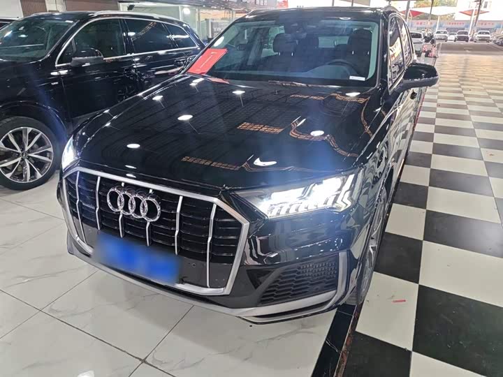 Фото 1 - Audi Q7