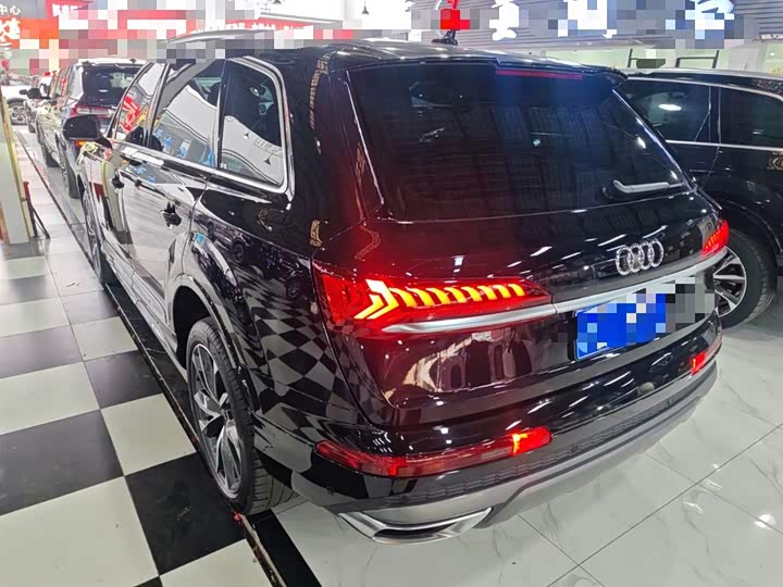 Фото 5 - Audi Q7