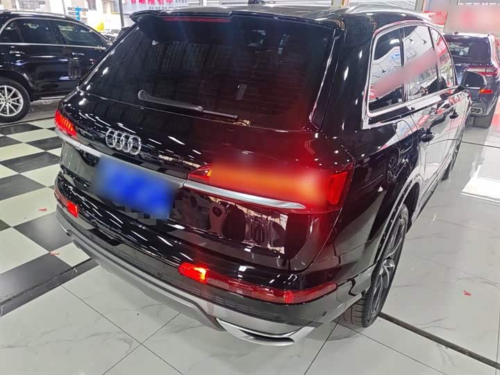 Фото 7 - Audi Q7