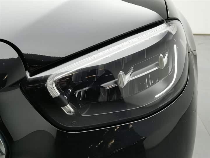 Фото 7 - Mercedes-Benz E-Class