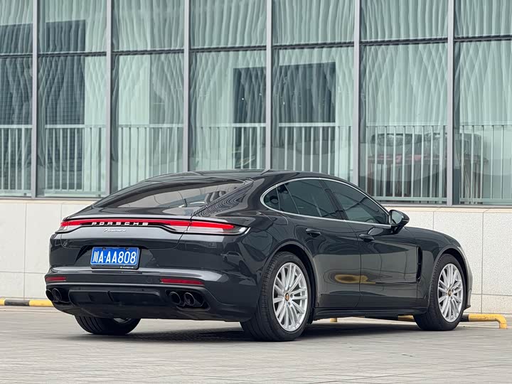 Фото 4 - Porsche Panamera