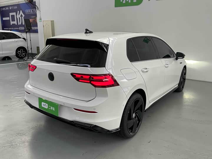 Фото 5 - Volkswagen Golf