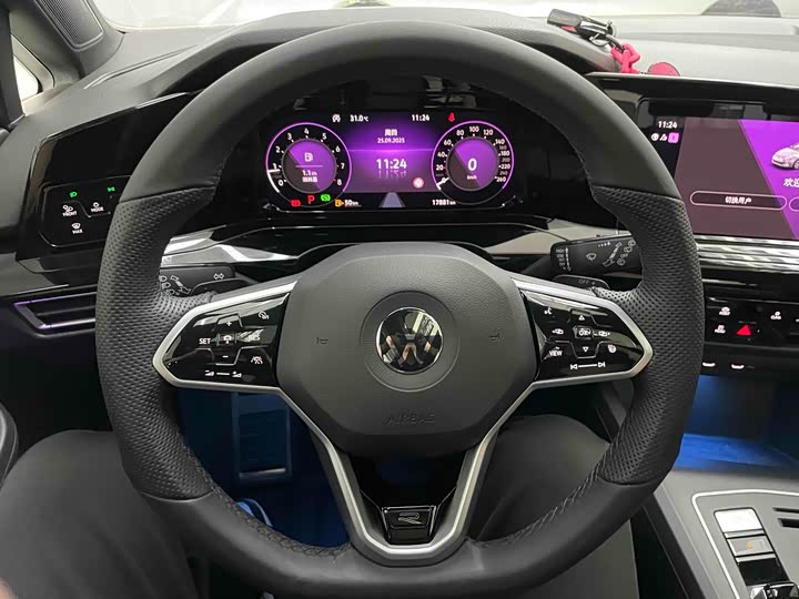 Фото 8 - Volkswagen Golf