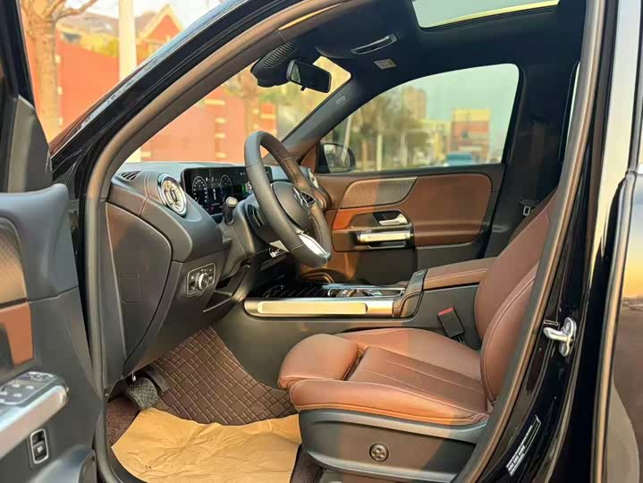 Фото 4 - Mercedes-Benz GLB-Class