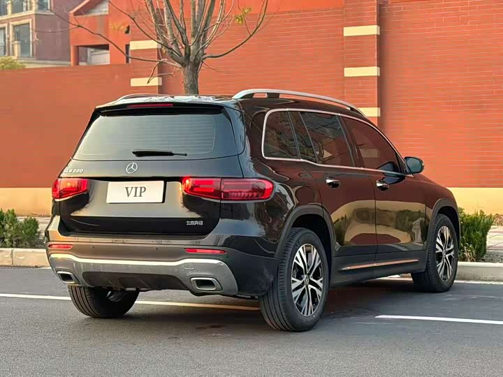 Фото 9 - Mercedes-Benz GLB-Class