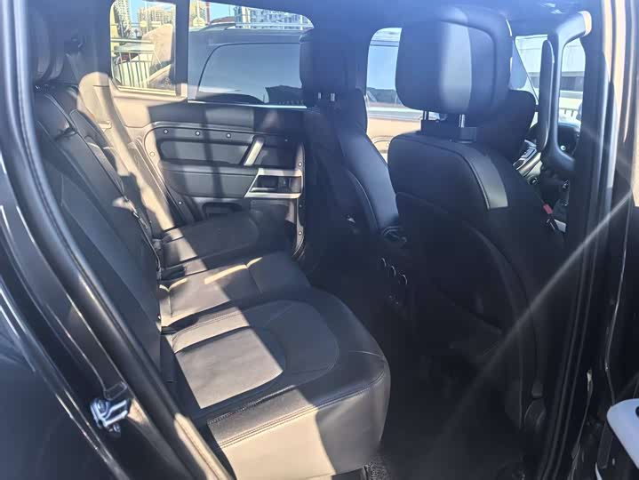 Фото 7 - Land Rover Defender