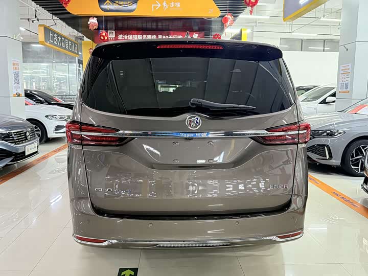 Фото 5 - Buick GL8 ES