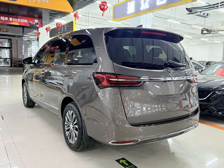 Фото 6 - Buick GL8 ES