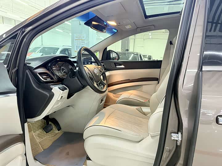 Фото 8 - Buick GL8 ES