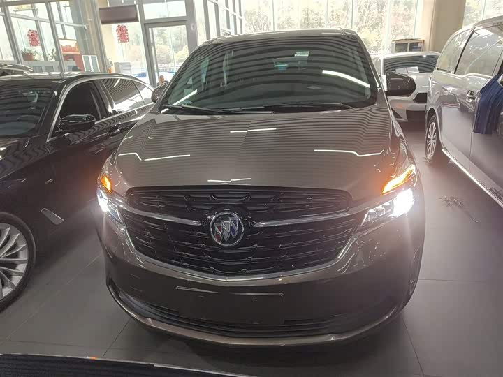 Фото 3 - Buick GL8 ES