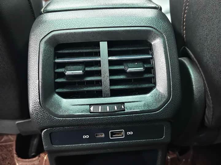 Фото 5 - Volkswagen Tharu