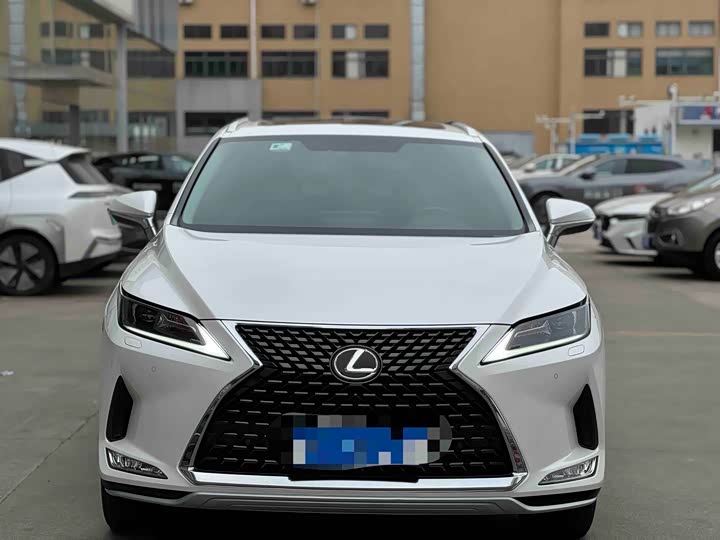 Фото 2 - Lexus RX