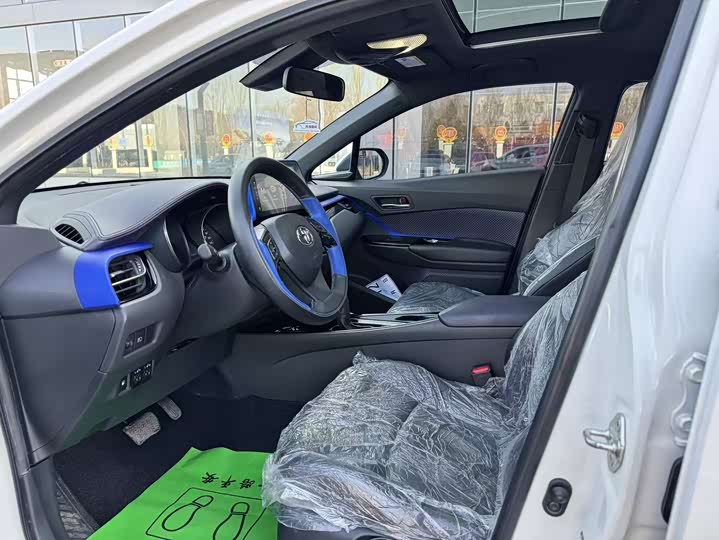 Фото 4 - Toyota Izoa