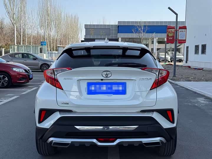 Фото 8 - Toyota Izoa