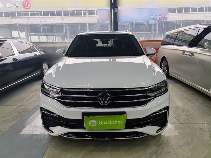 Фото 3 - Volkswagen Tiguan L Pro