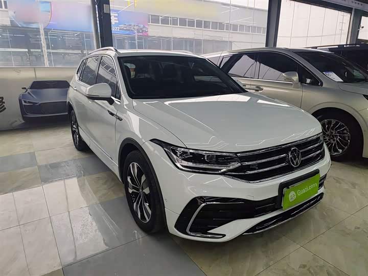 Фото 4 - Volkswagen Tiguan L Pro