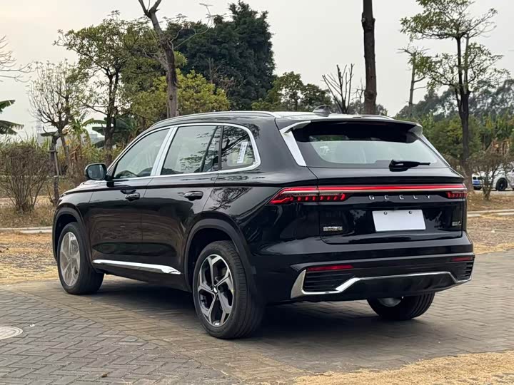 Фото 4 - Geely Monjaro