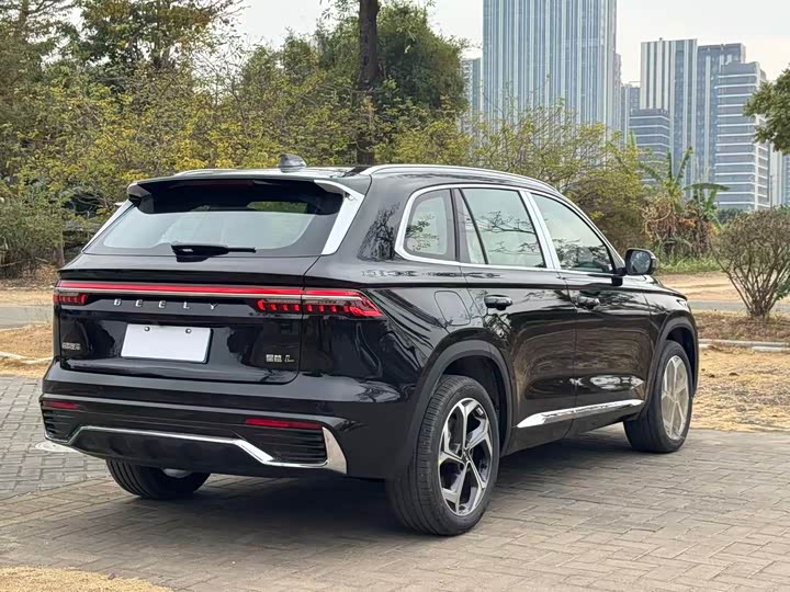 Фото 6 - Geely Monjaro