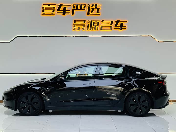 Фото 3 - Tesla Model 3