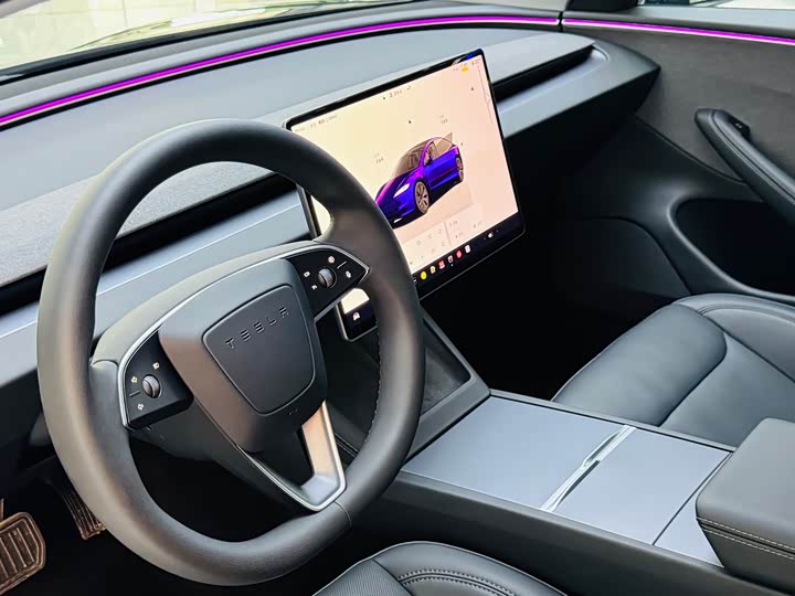 Фото 8 - Tesla Model 3