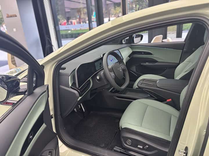 Фото 9 - Hongqi EH7