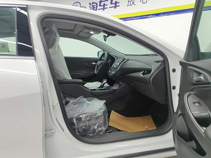 Фото 8 - Chevrolet Malibu XL