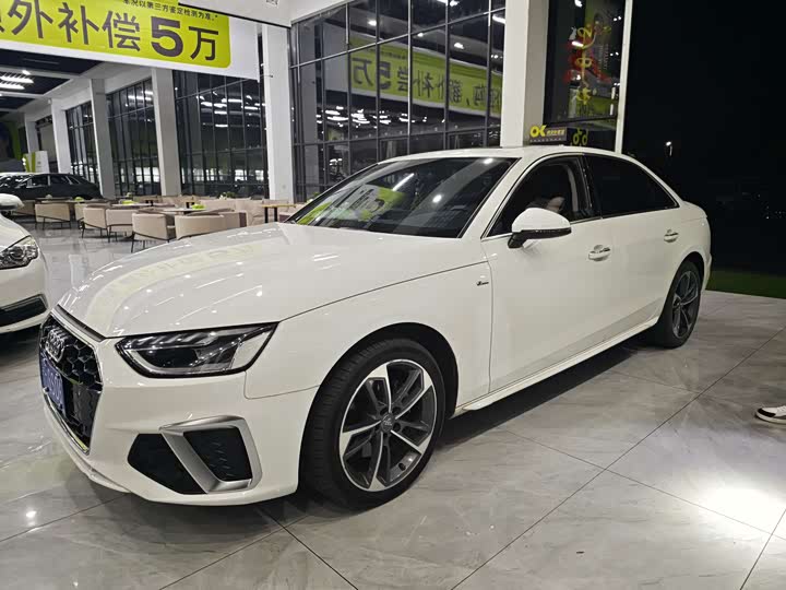 Фото 1 - Audi A4L