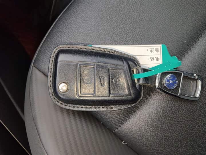 Фото 9 - Volkswagen T-Roc