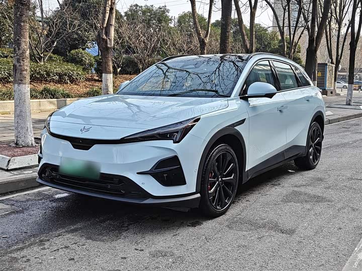 Фото 1 - BAIC Arcfox Alpha T5