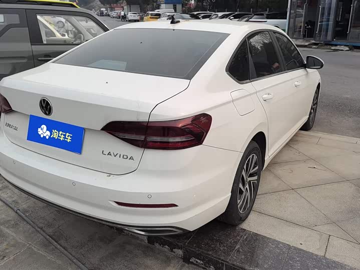 Фото 3 - Volkswagen Lavida