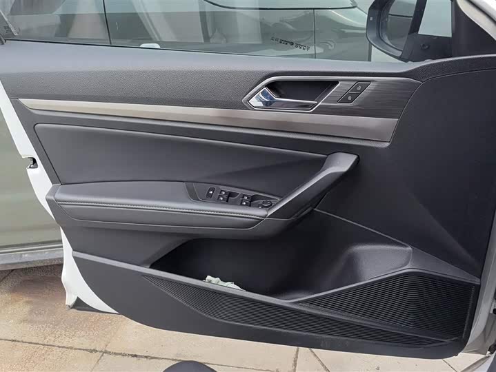 Фото 7 - Volkswagen Lavida