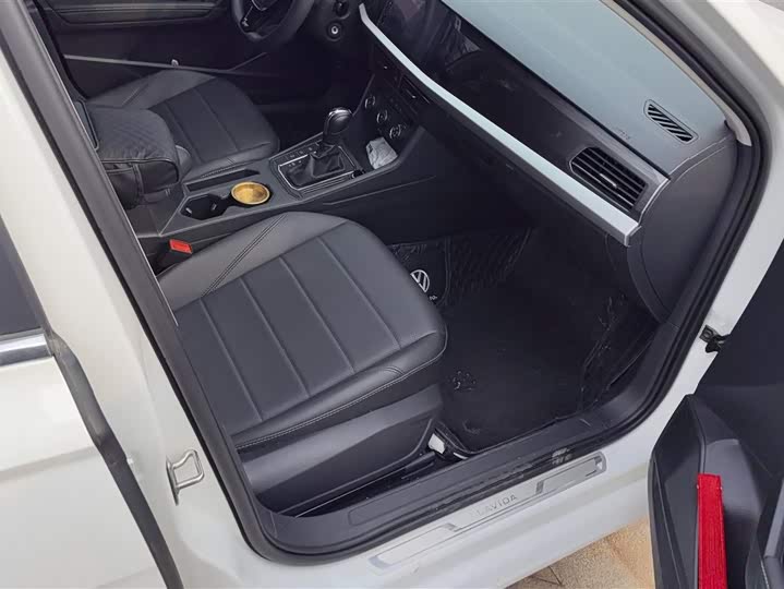 Фото 8 - Volkswagen Lavida