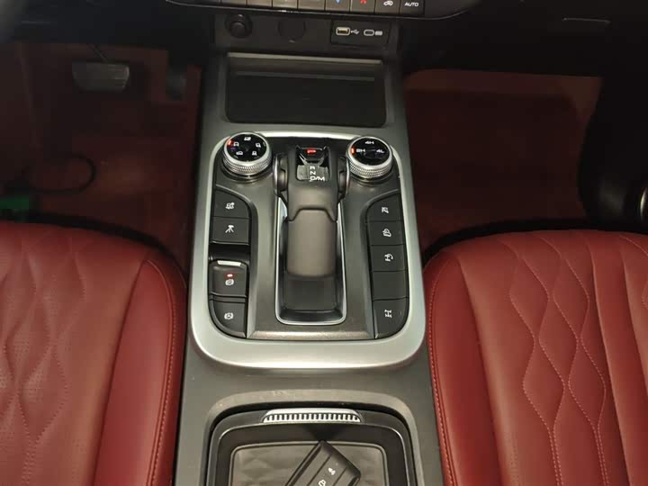 Фото 6 - Tank 300