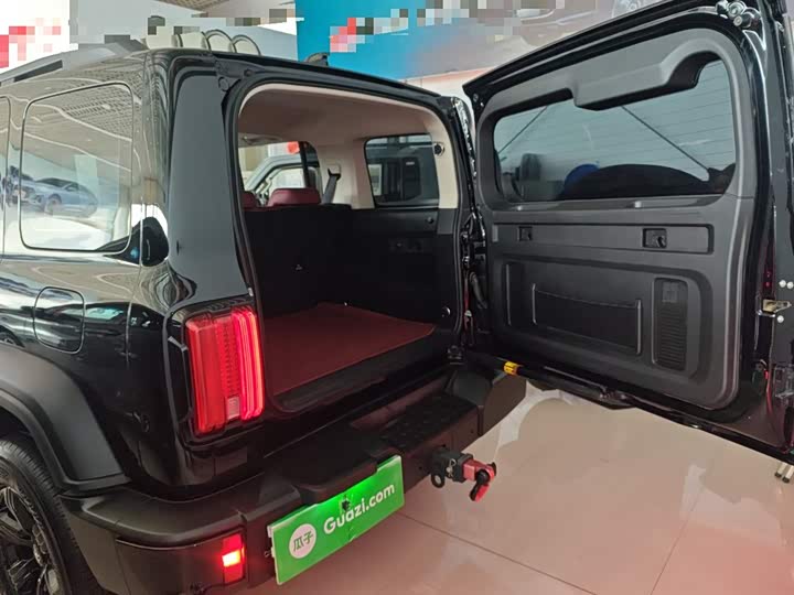 Фото 9 - Tank 300