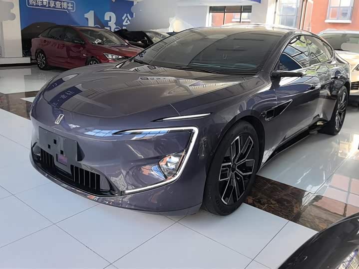 Фото 1 - Avatr 12