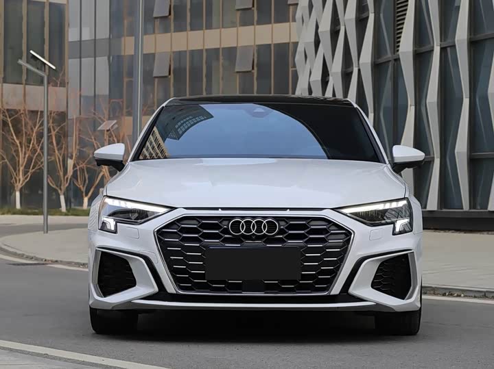 Фото 2 - Audi A3