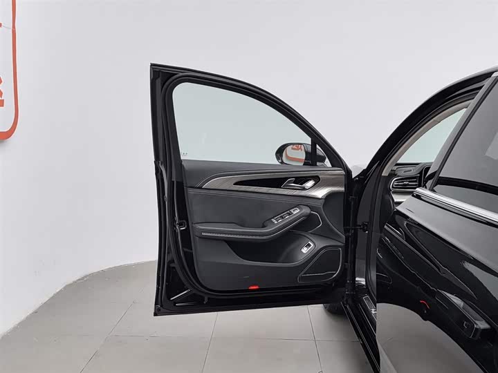 Фото 8 - Hongqi H9