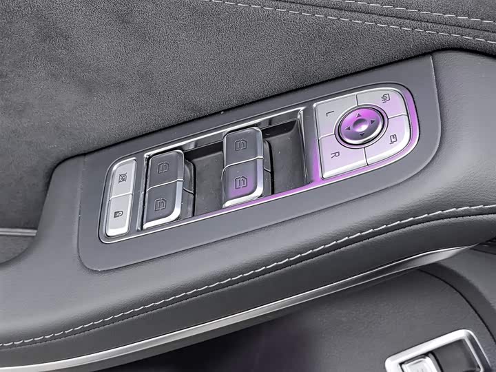 Фото 9 - Hongqi H9